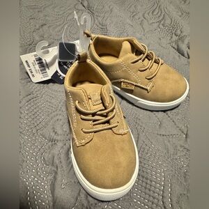 NWT OshKosh B’gosh wipe away baby toddler shoes